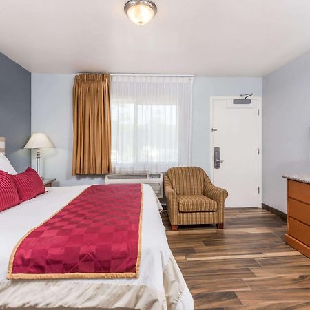 Ramada By Wyndham Near Seaworld / Mission Beach San Diego Esterno foto