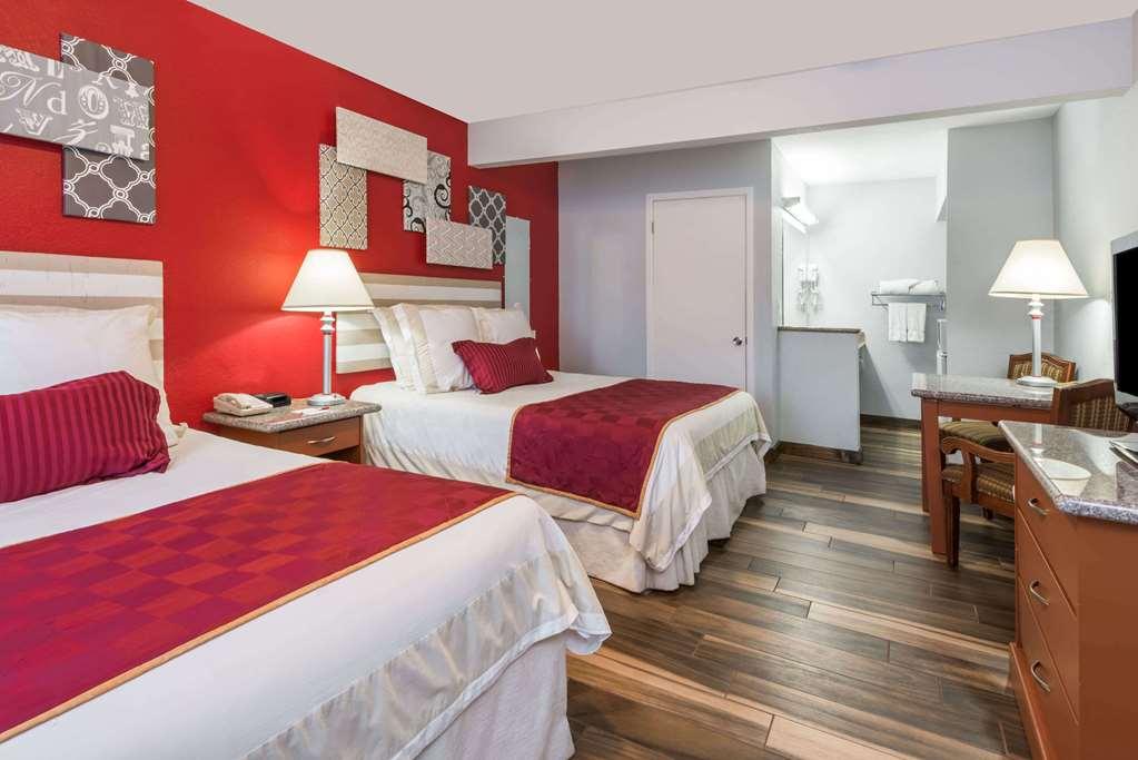 Ramada By Wyndham Near Seaworld / Mission Beach San Diego Esterno foto