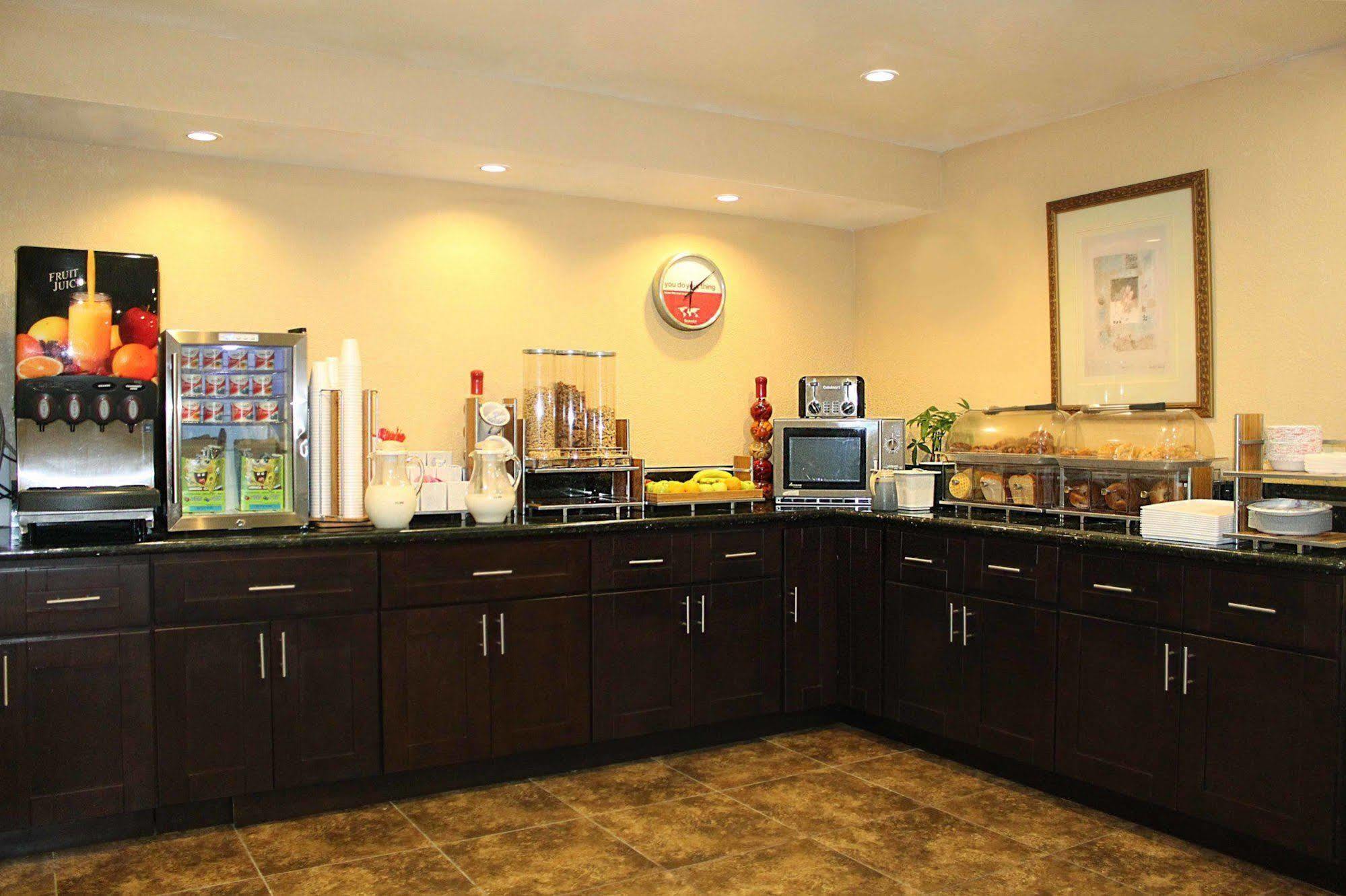 Ramada By Wyndham Near Seaworld / Mission Beach San Diego Esterno foto
