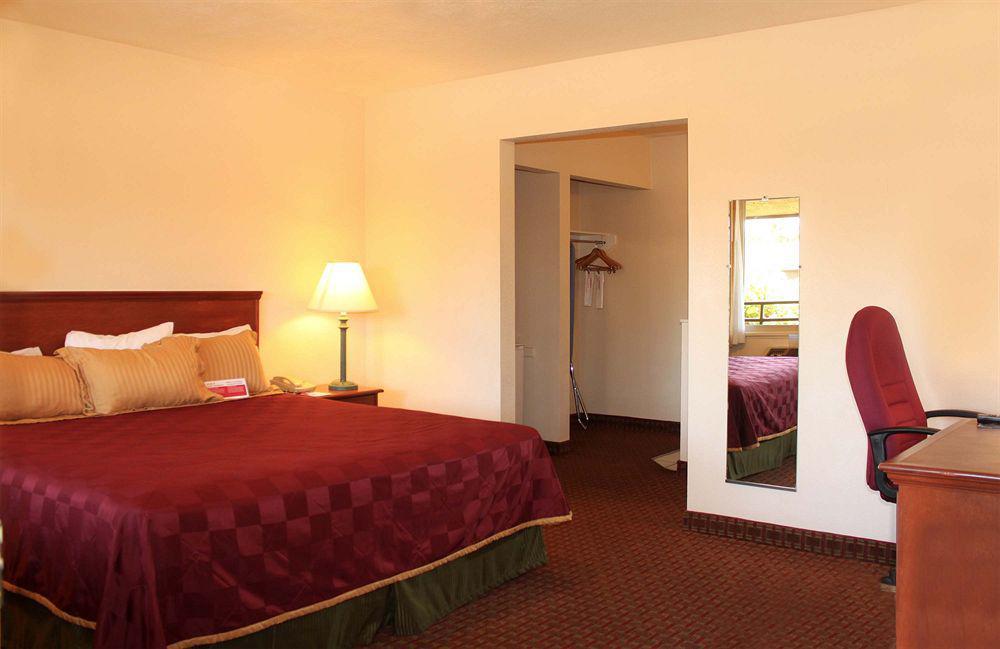 Ramada By Wyndham Near Seaworld / Mission Beach San Diego Esterno foto