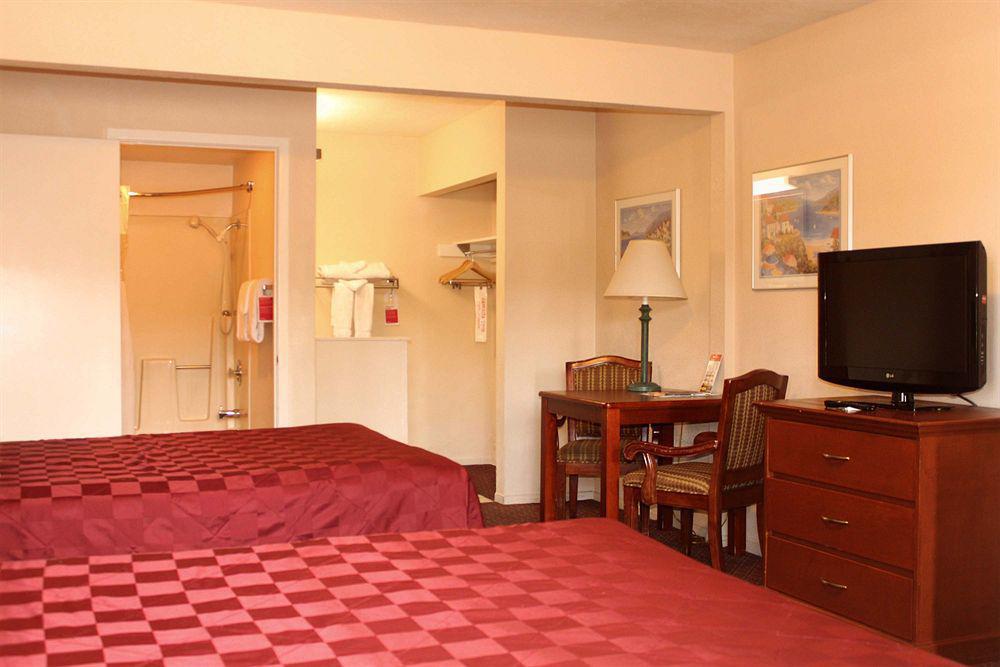 Ramada By Wyndham Near Seaworld / Mission Beach San Diego Esterno foto